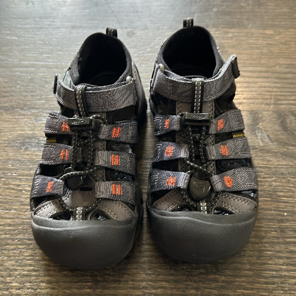 Keen kids size 11 sandals new without box - Picture 2 of 4